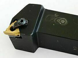 Резец с механическим креплением сменной пластинки